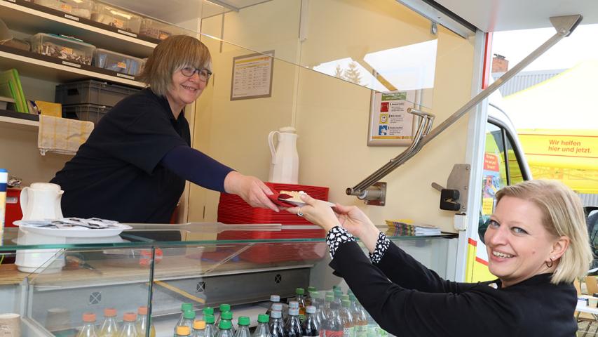 Das Verpflegungsmobil des ASB ist bei größeren Einsätzen zur Stelle und manchmal auch, wenn gefeiert wird.